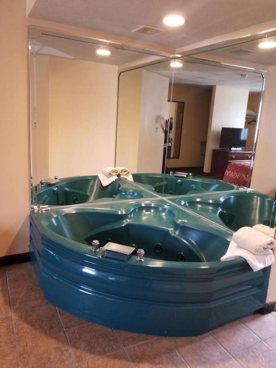 Perry-O Inn & Suites Star Junction Экстерьер фото
